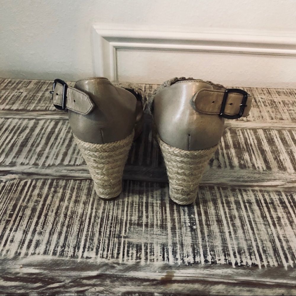 Escales Paris Numbered Sandal Collection - Picture 6 of 11